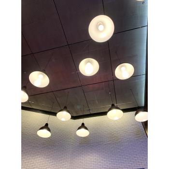  LED Ecobasic A60 B22d 10W 840 