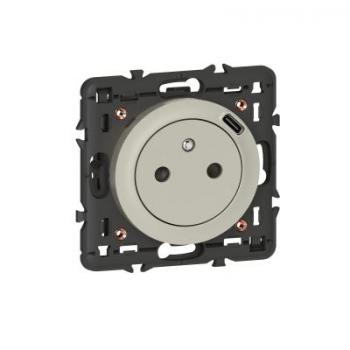  **PRISE 2P+T FR USB C TIT 
