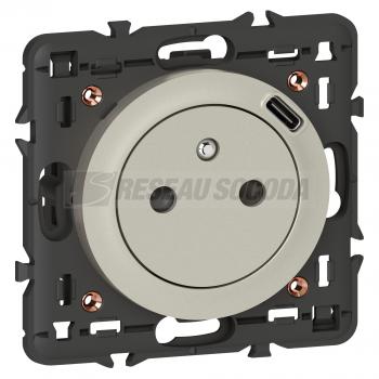  **PRISE 2P+T FR USB C TIT 