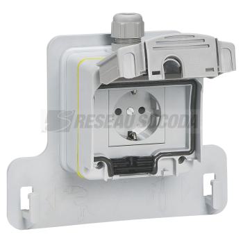  PRISE VE 3KW SCH IP55 